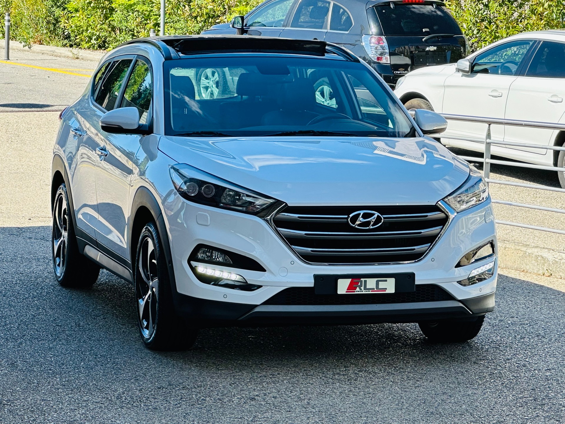 HYUNDAI Tucson 2.0 CRDI Launch Edition 4WD Automatic-image-5