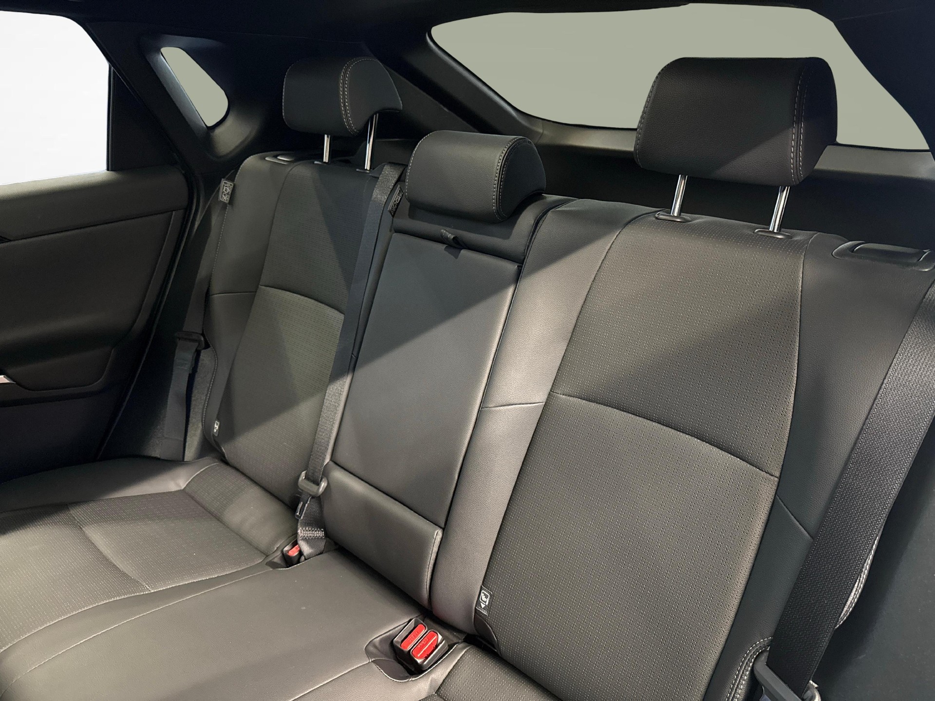 TOYOTA bZ4X Premium AWD-image-10