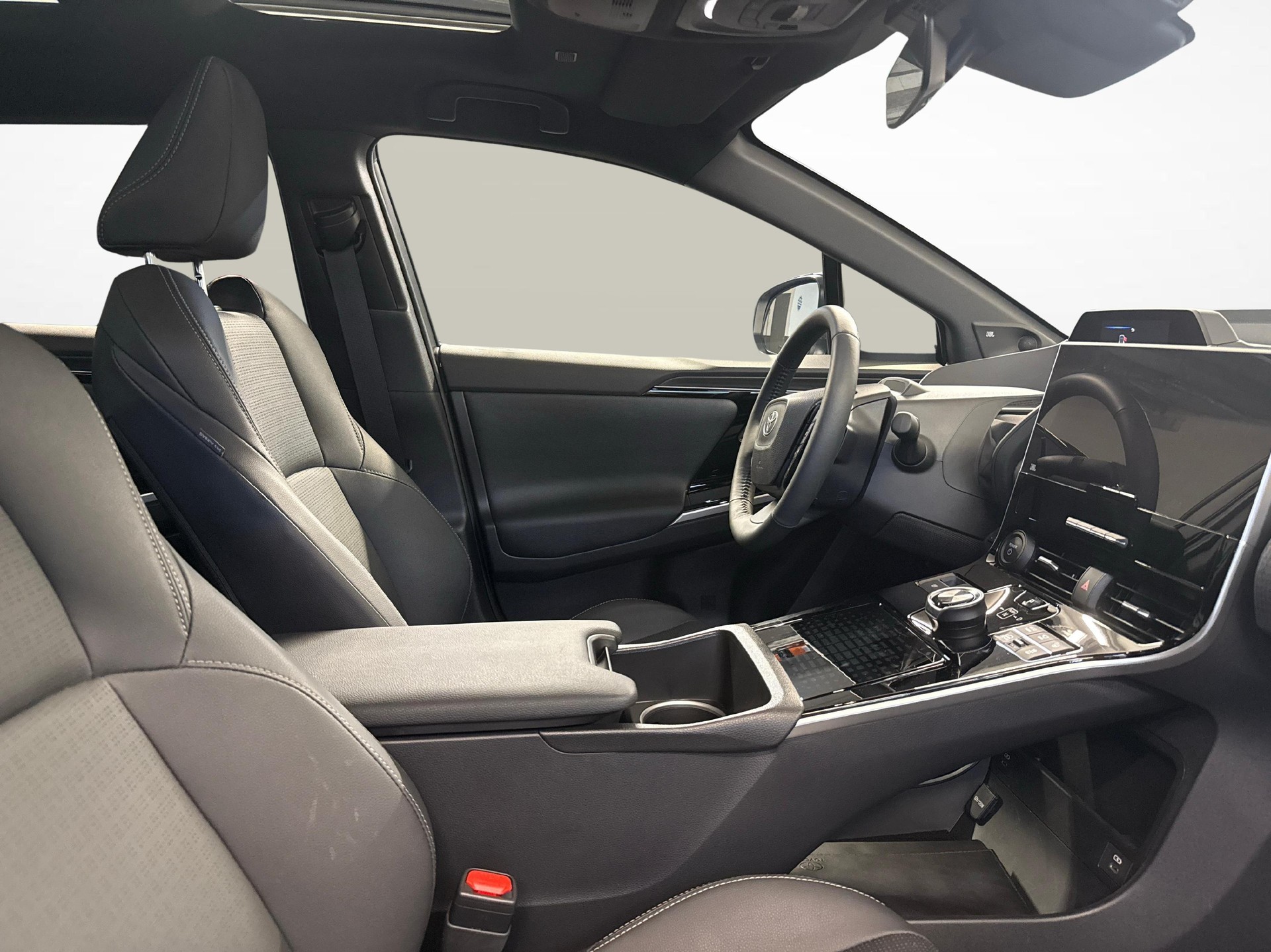TOYOTA bZ4X Premium AWD-image-9