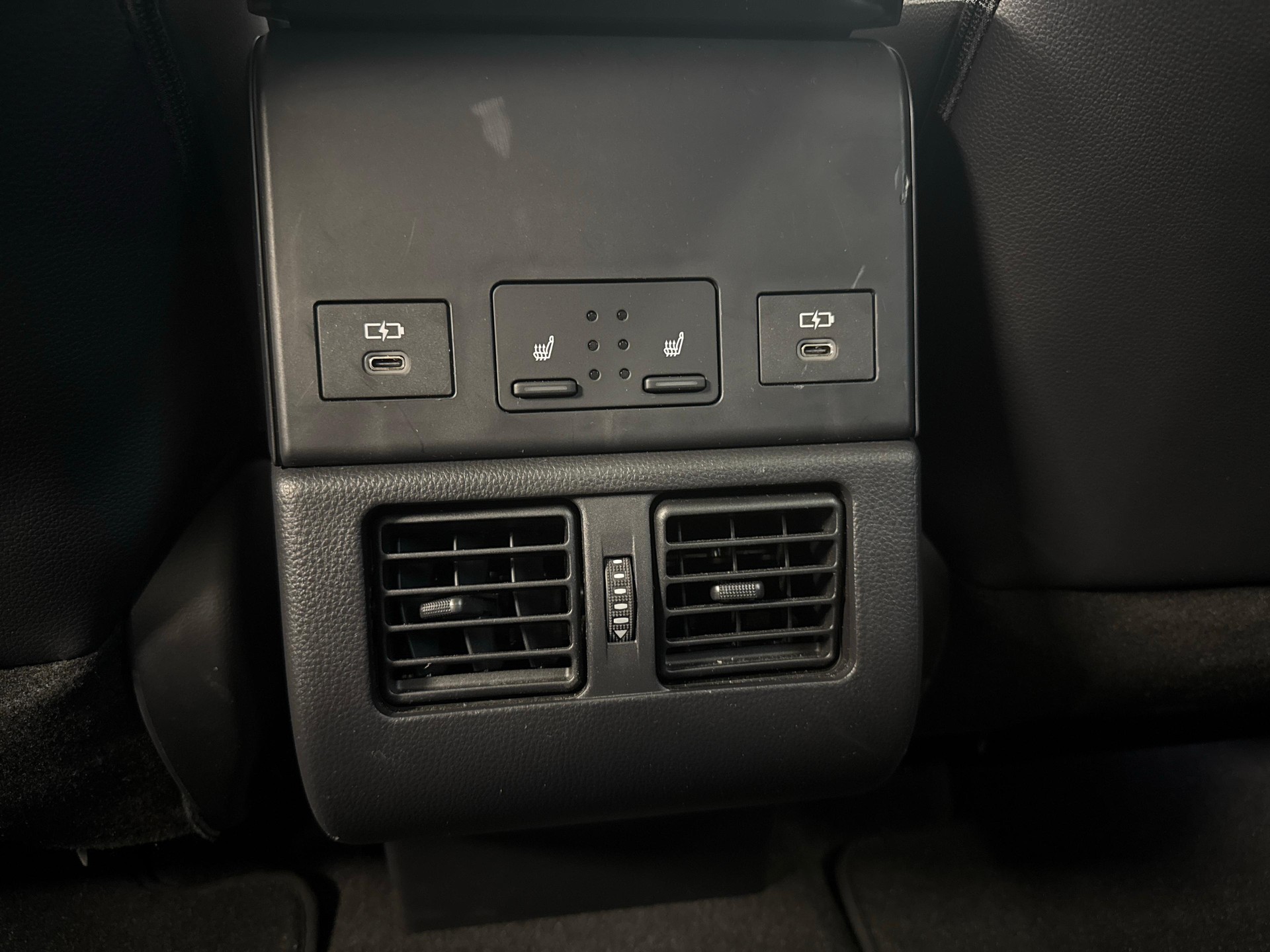 TOYOTA bZ4X Premium AWD-image-14