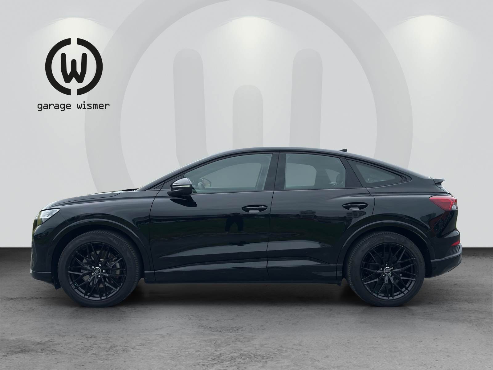 AUDI Q4 Sportback e-tron 50 quattro-showroom-element-1