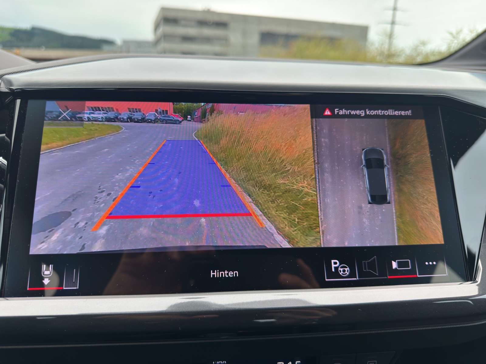 AUDI Q4 Sportback e-tron 50 quattro-image-12