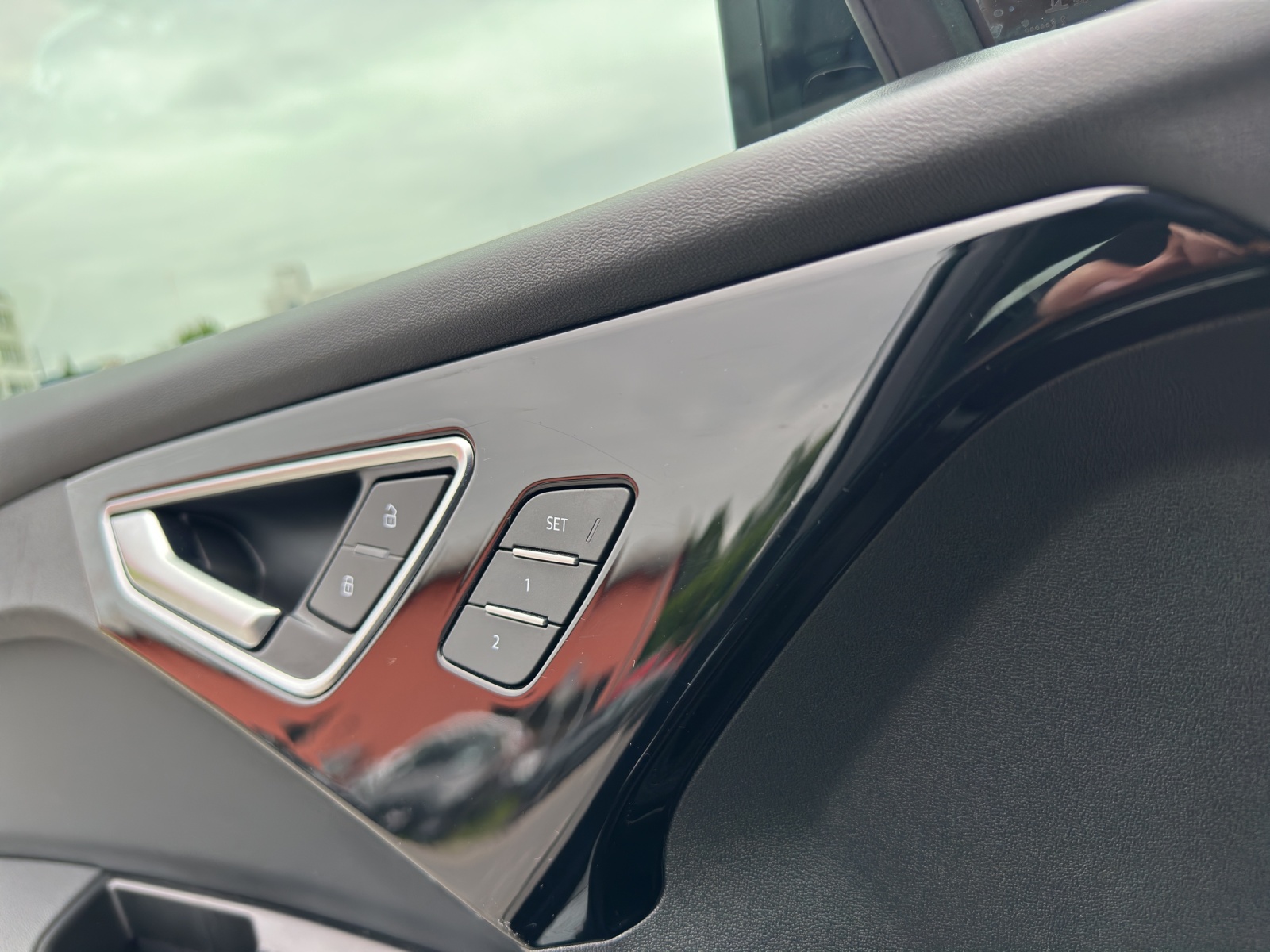 AUDI Q4 Sportback e-tron 50 quattro-image-11
