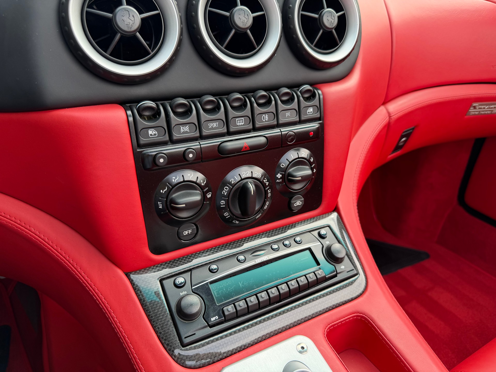 FERRARI 575 Superamerica-image-16