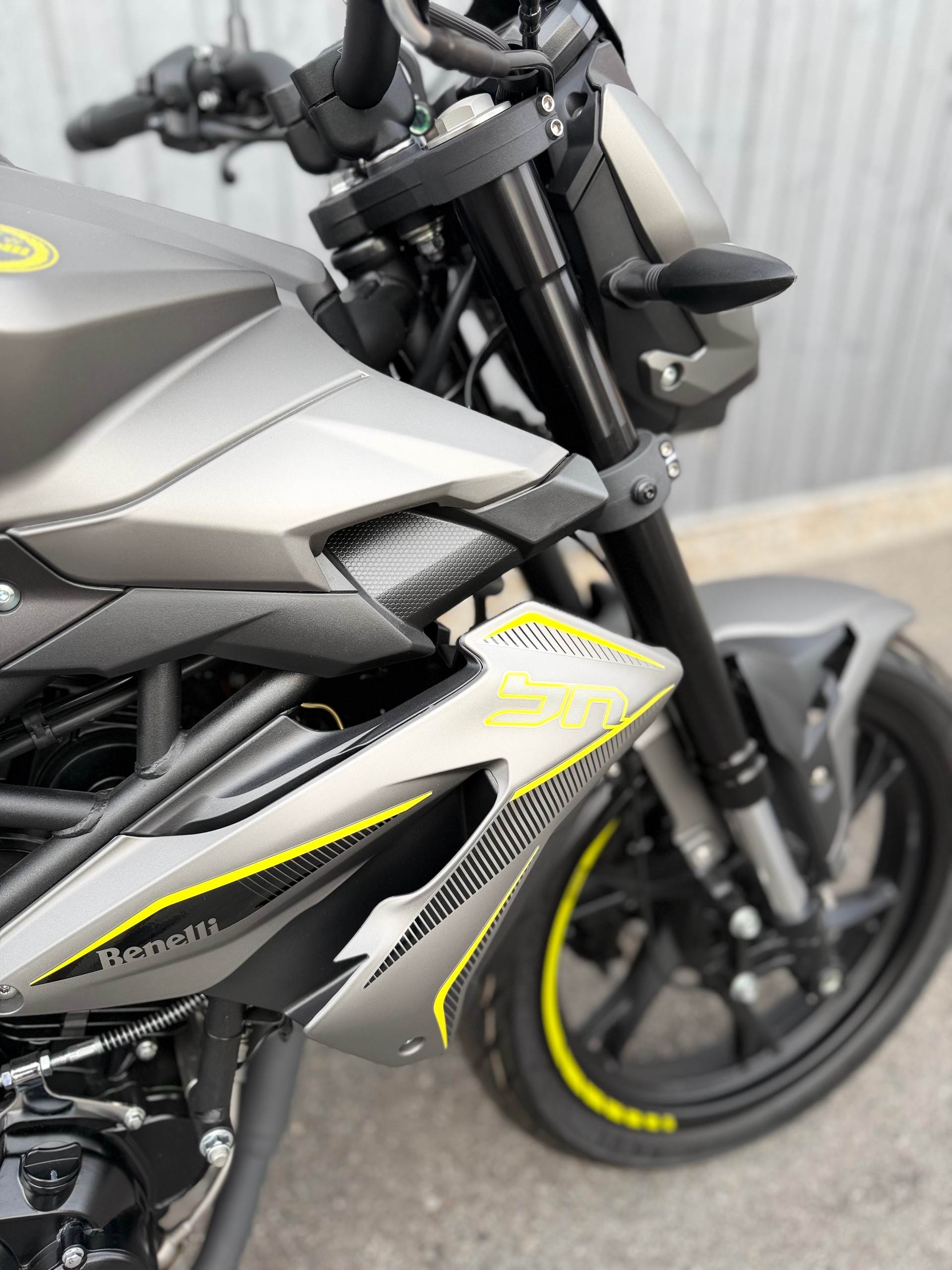 BENELLI BN 125-showroom-element-3