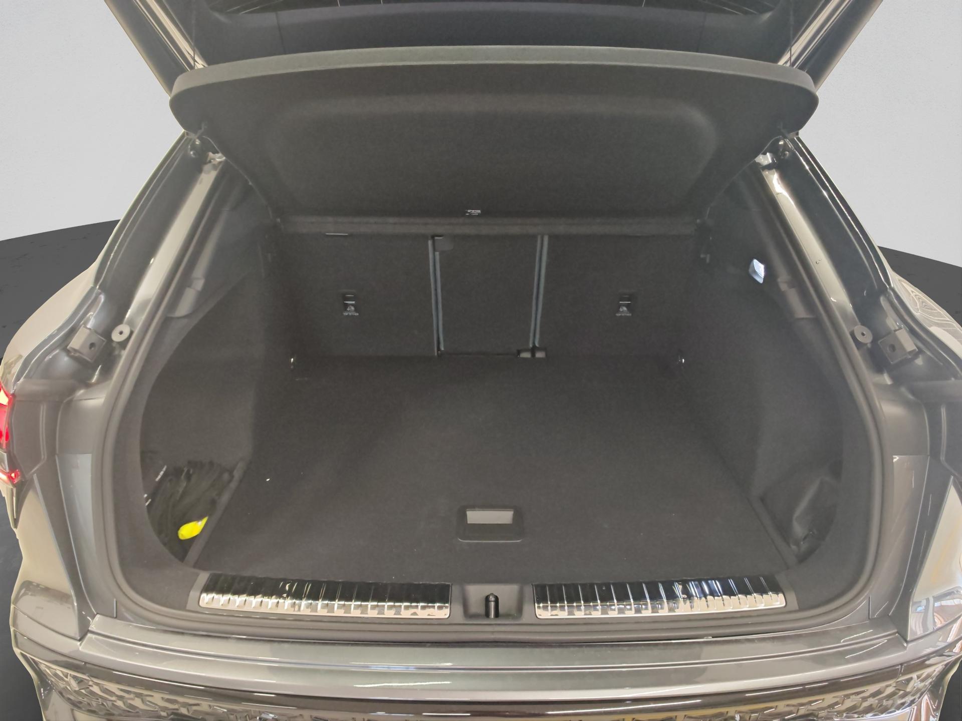 AUDI Q3 Sportback TFSI quattro 195 kW S tronic-image-15
