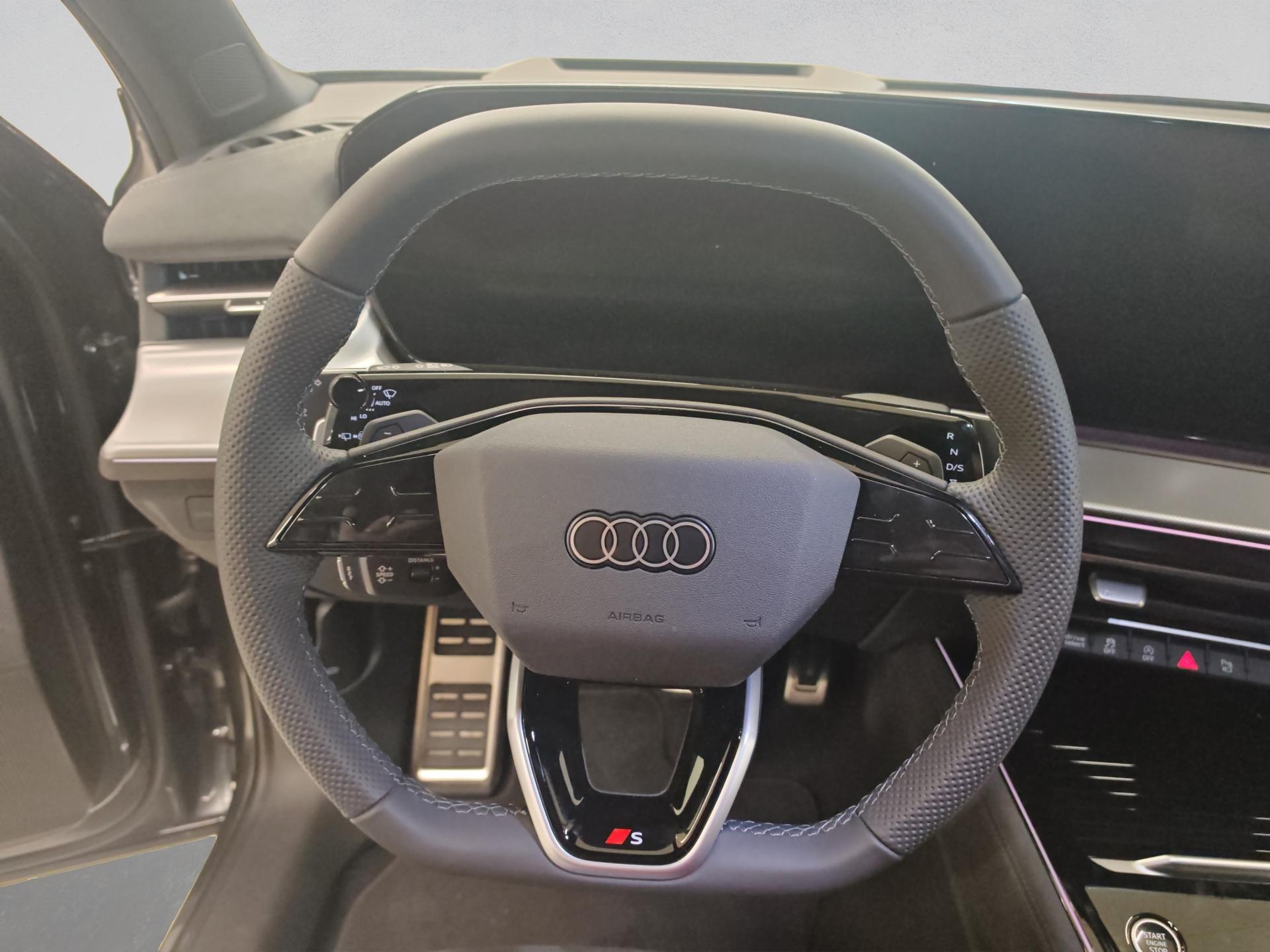 AUDI Q3 Sportback TFSI quattro 195 kW S tronic-image-9