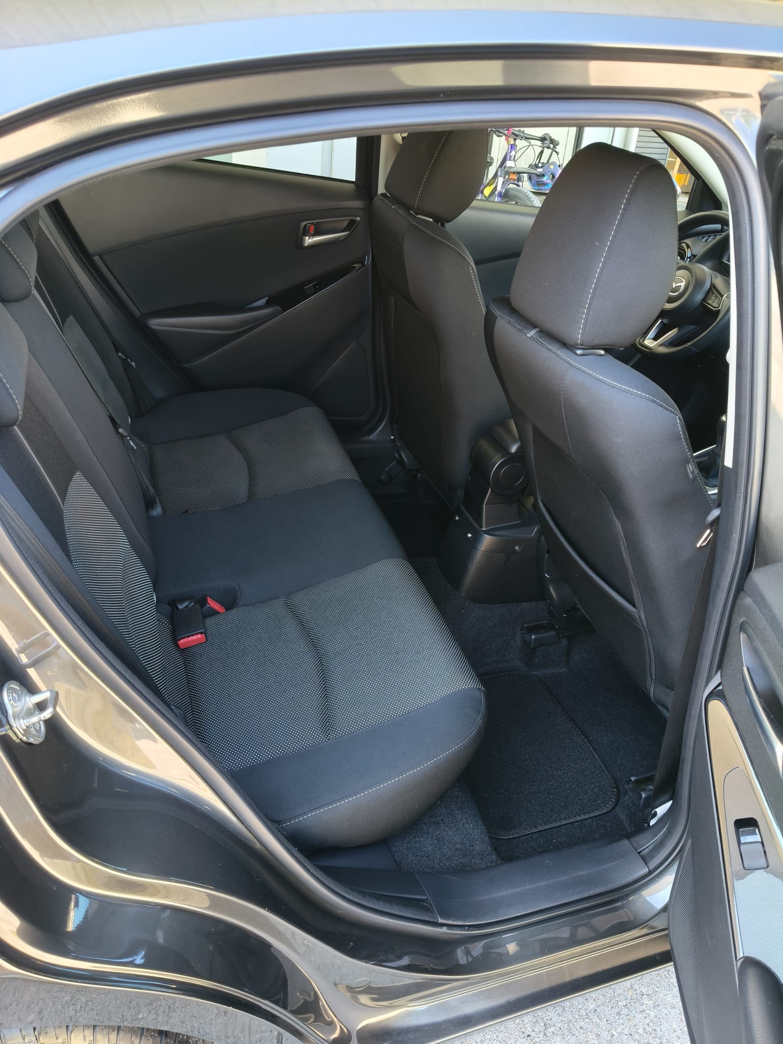MAZDA 2 SKYACTIV-G 115 Revolution-image-12