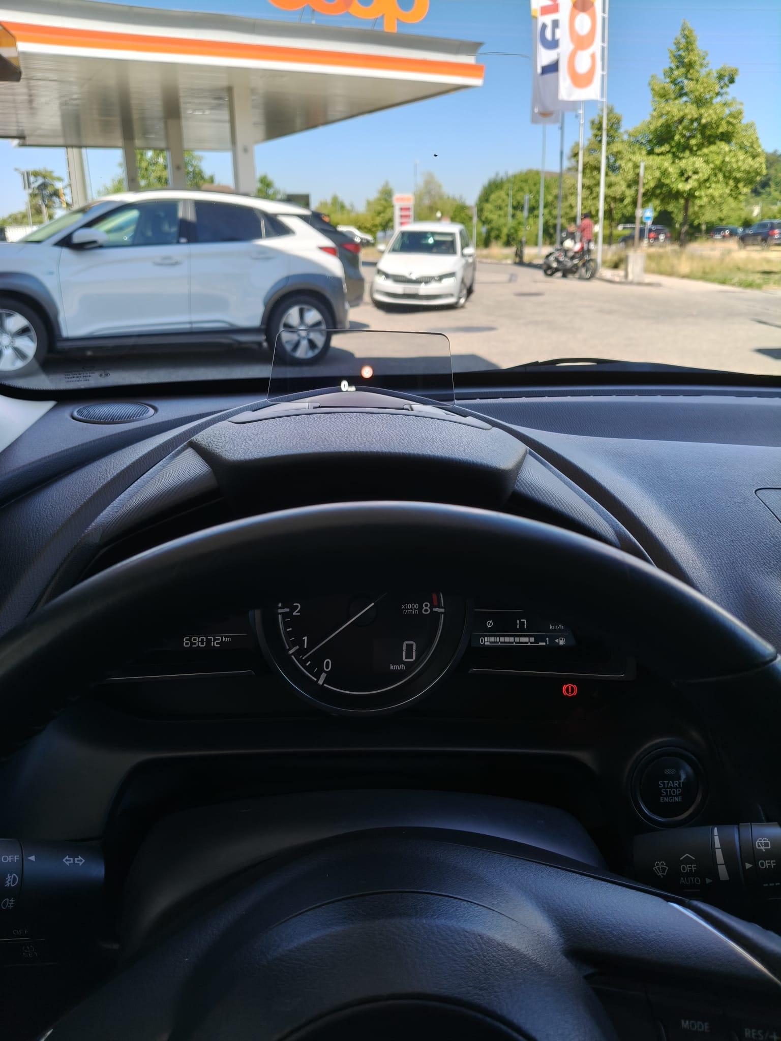 MAZDA 2 SKYACTIV-G 115 Revolution-image-10