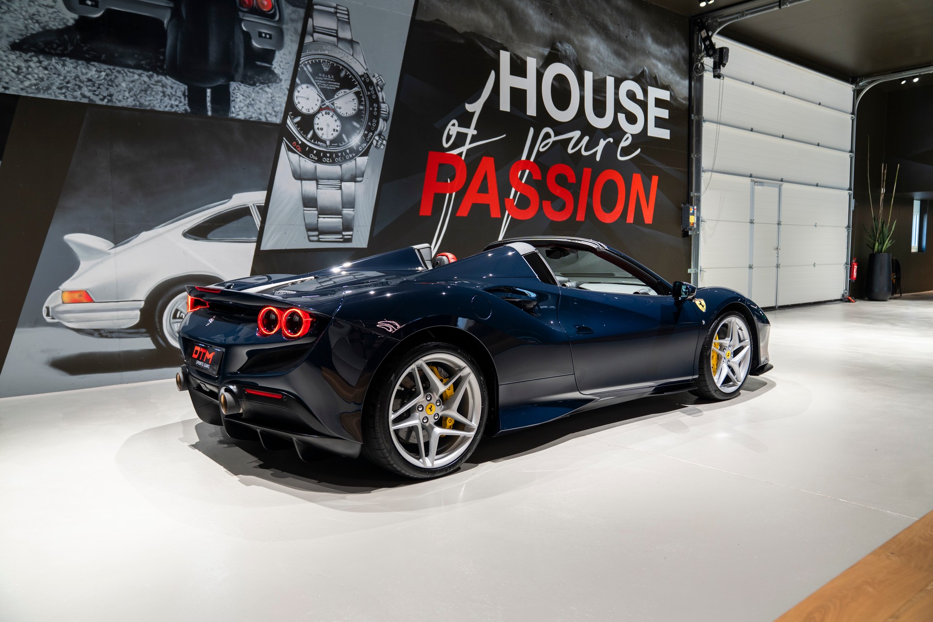 FERRARI F8 Spider-image-3