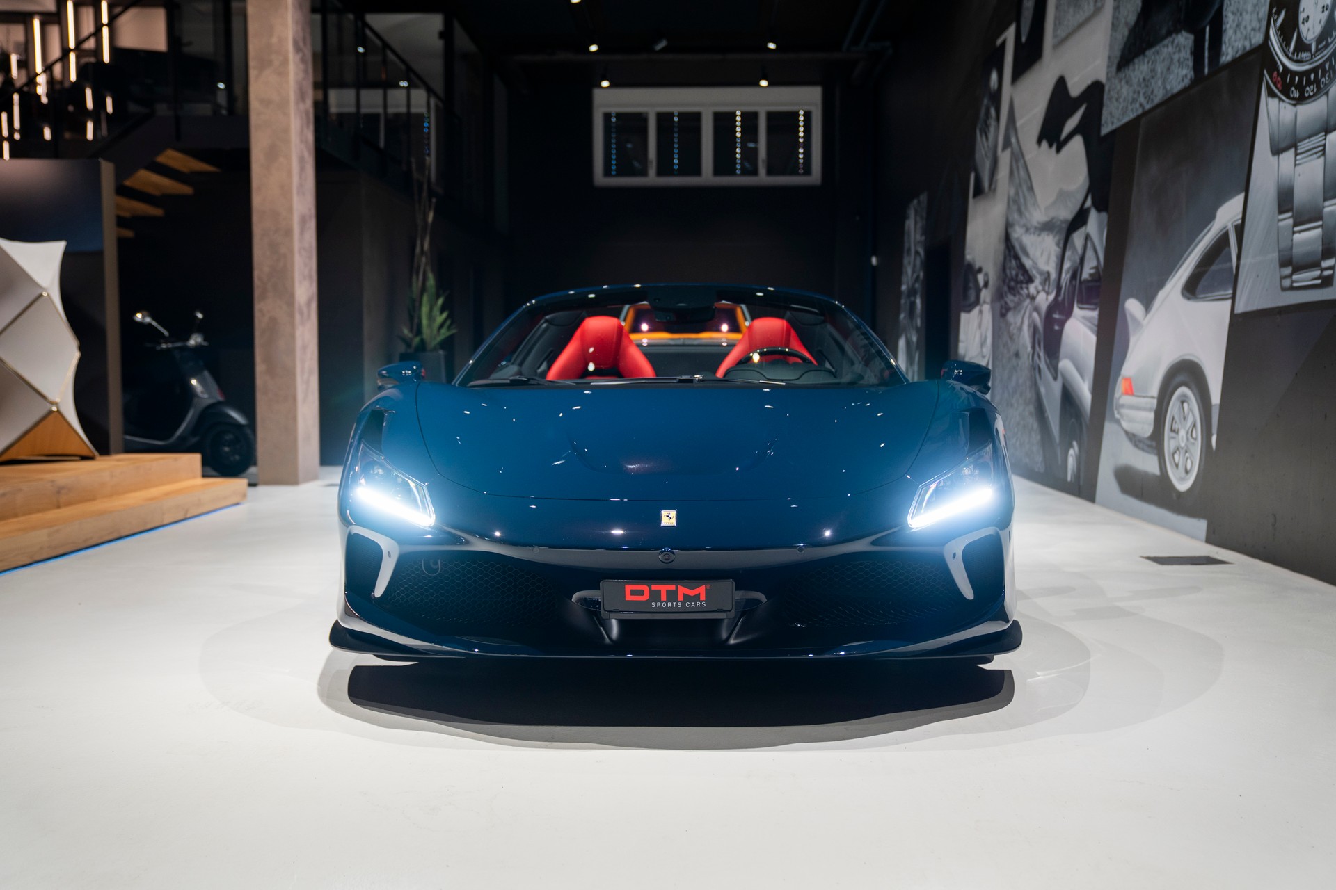 FERRARI F8 Spider-image-1