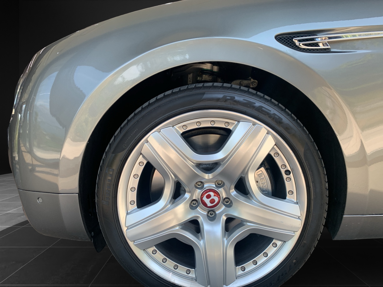 BENTLEY Flying Spur 4.0-image-12