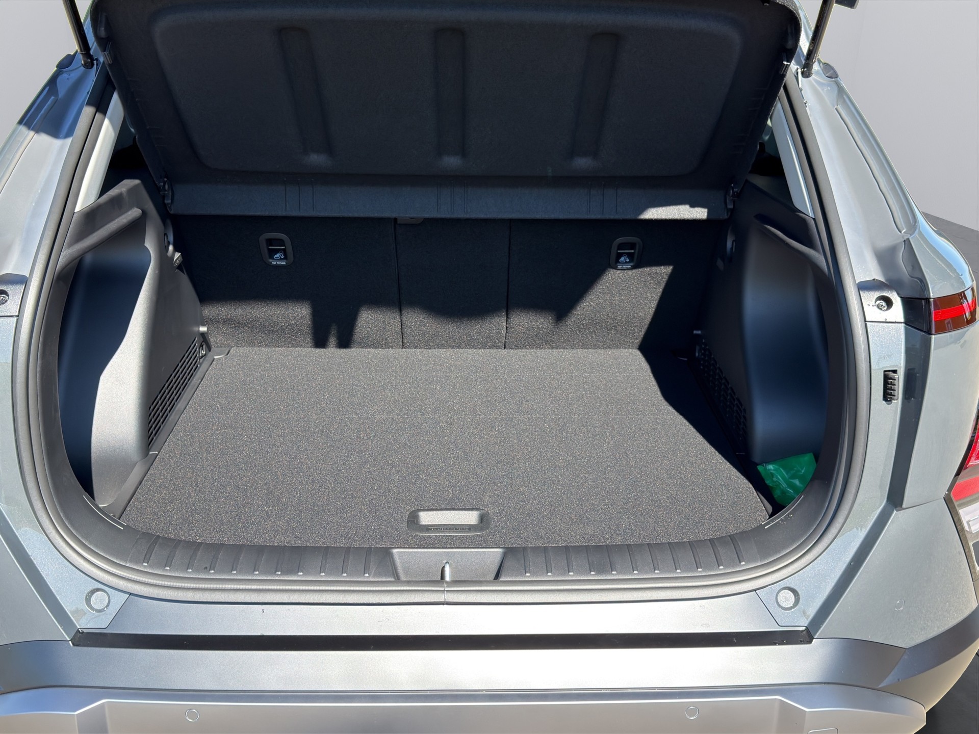HYUNDAI Kona 1.6 GDi HEV Amplia DCT-image-12