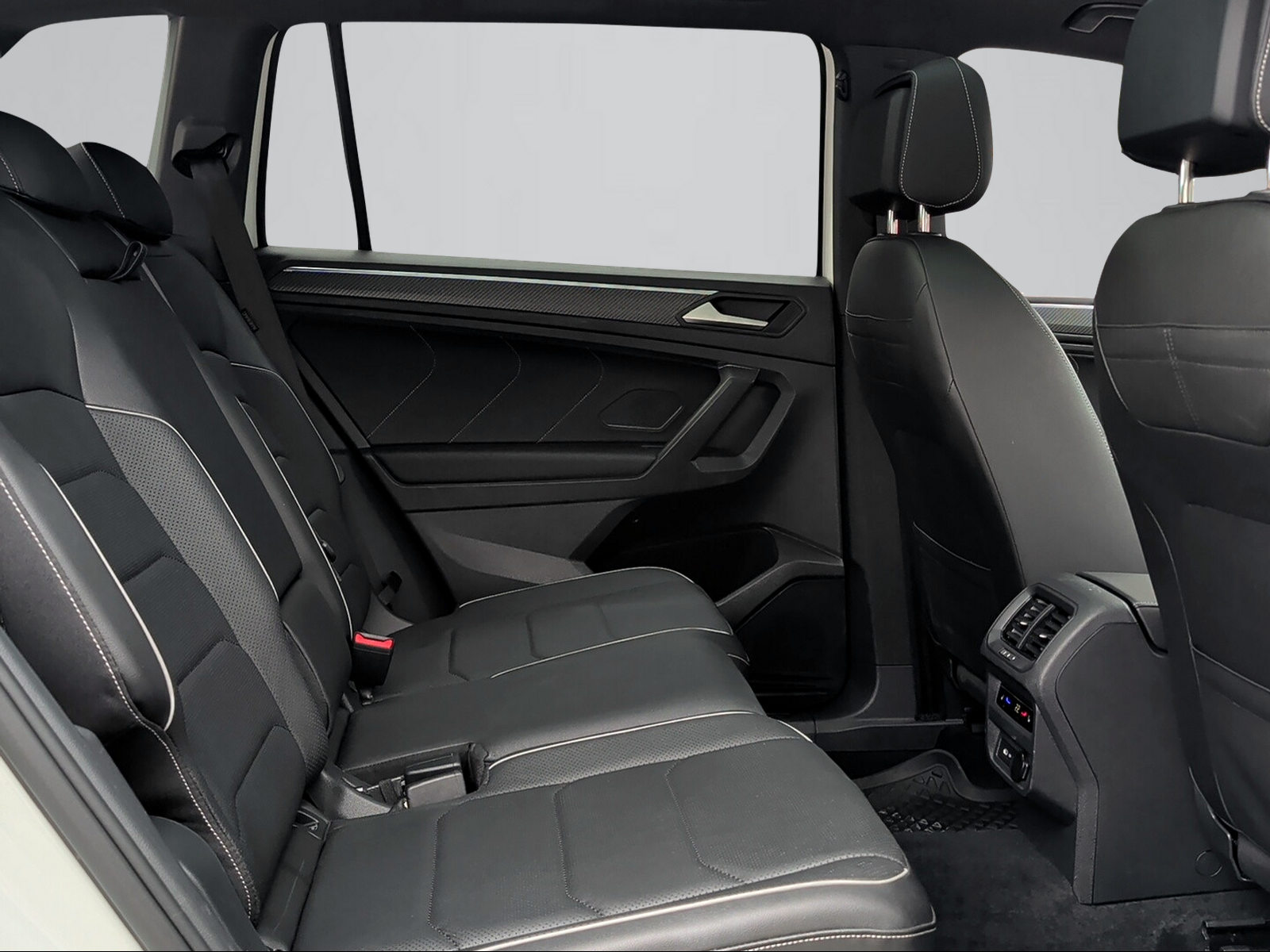 VW Tiguan Allspace 2.0 TDI SCR R-Line 4Motion DSG-image-7
