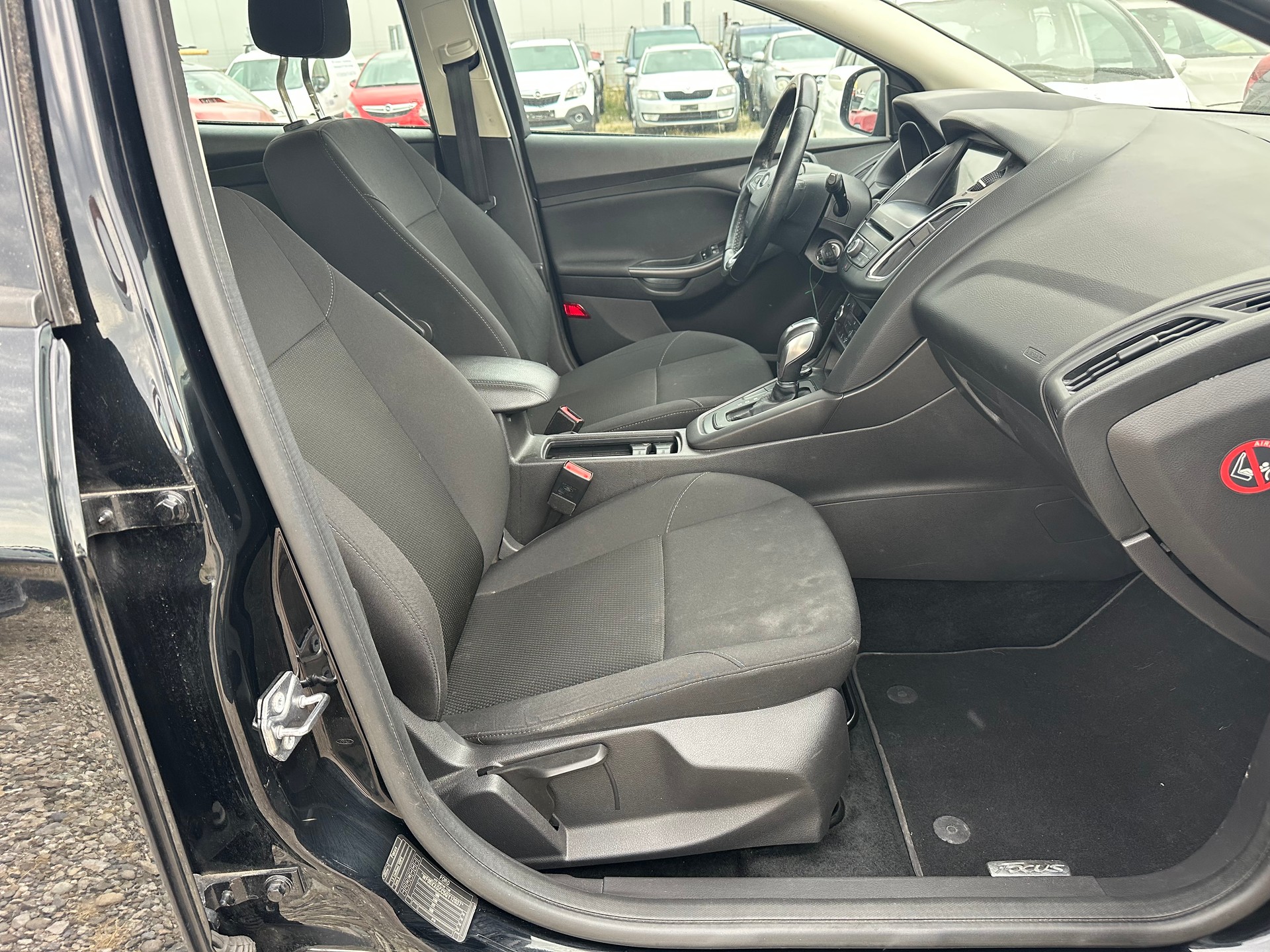 FORD Focus 1.0 SCTi Business Automatic-image-13