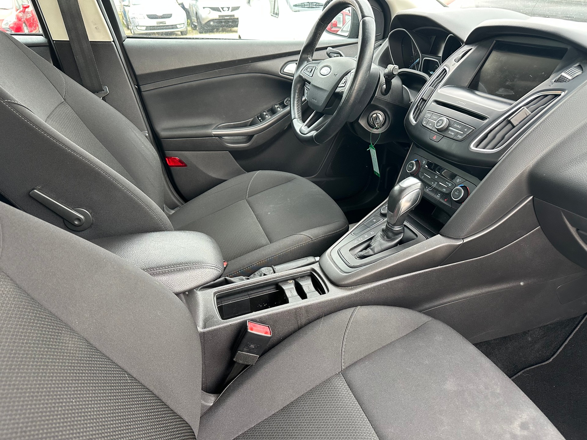 FORD Focus 1.0 SCTi Business Automatic-image-11