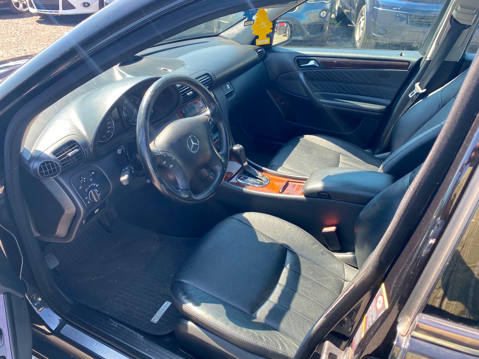 MERCEDES-BENZ C 350 Avantgarde Sport Edition 4Matic Automatic-image-10