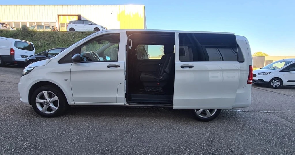 MERCEDES-BENZ Vito 124 CDI Lang Select Tourer 4Matic 9G-Tronic ** 237 PS ** 8-Plätzer ** Gr-Navi ** RF-Kamera ** Anh-Kupplung ** Frisch Ab MFK-image-4