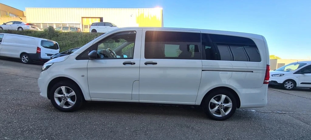 MERCEDES-BENZ Vito 124 CDI Lang Select Tourer 4Matic 9G-Tronic ** 237 PS ** 8-Plätzer ** Gr-Navi ** RF-Kamera ** Anh-Kupplung ** Frisch Ab MFK-showroom-element-3
