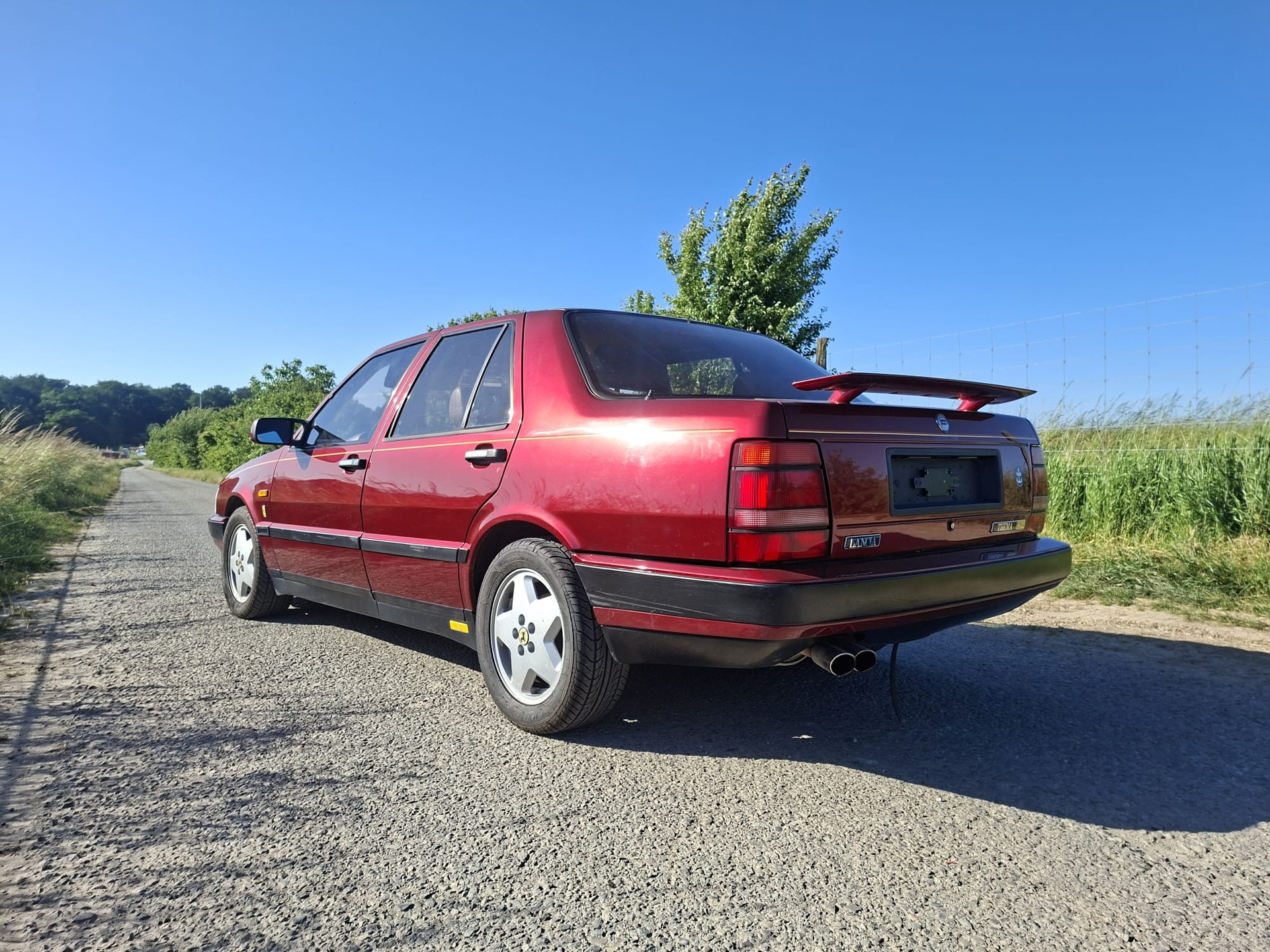 LANCIA Thema 8.32 Ferrari-image-3