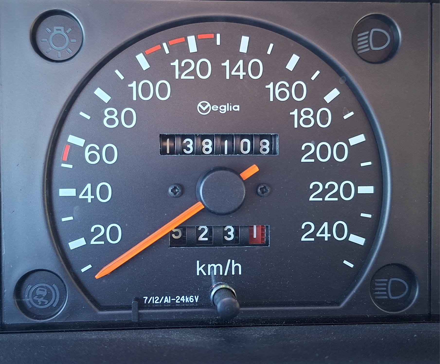 LANCIA Thema 8.32 Ferrari-image-6
