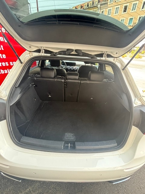 MERCEDES-BENZ A 220 Progressive 7G-DCT 4Matic-image-8