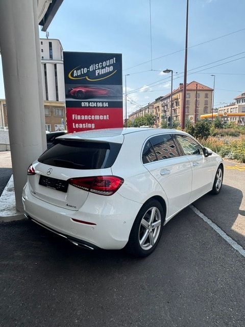 MERCEDES-BENZ A 220 Progressive 7G-DCT 4Matic-image-2