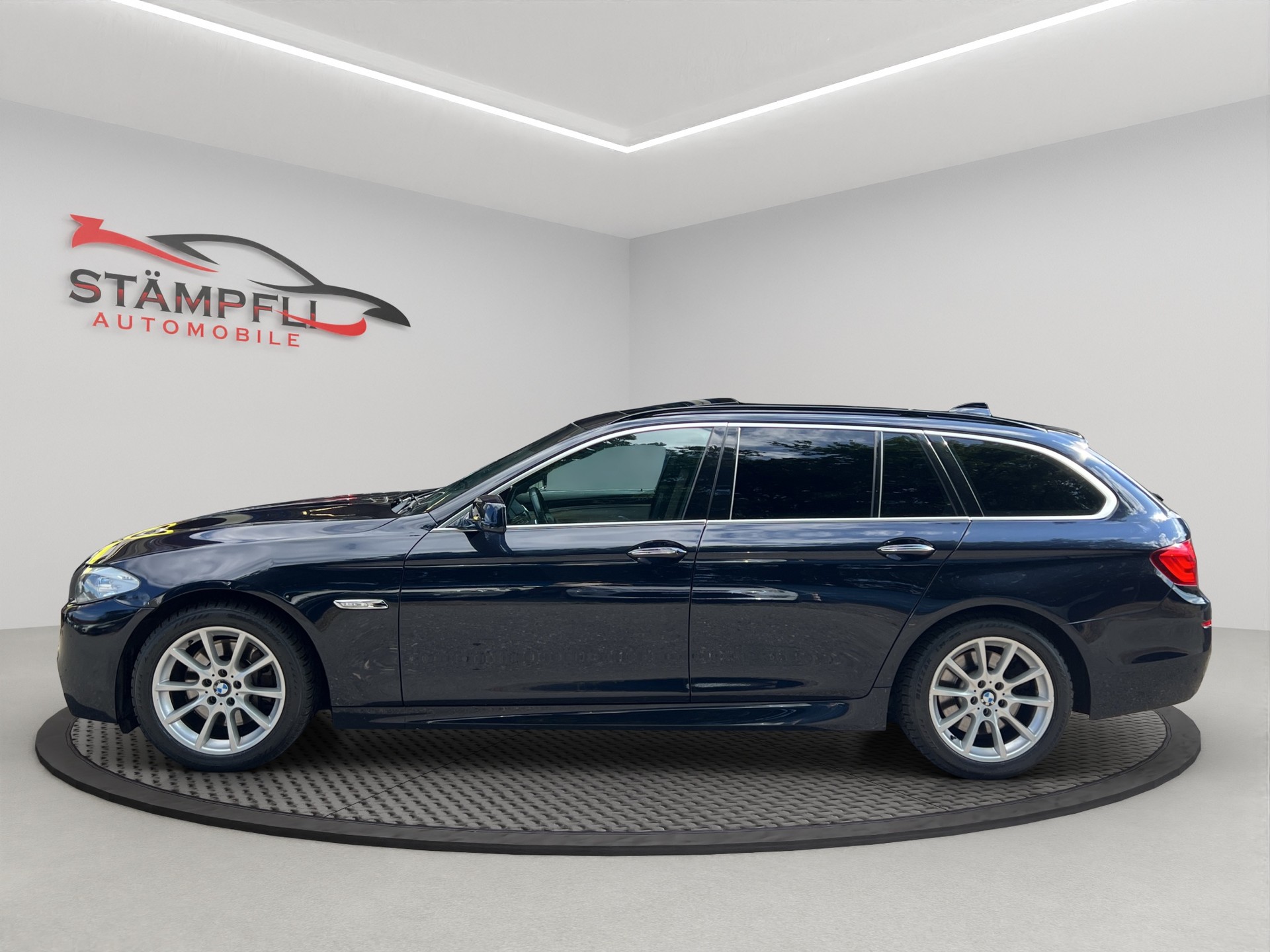 BMW 530d xDrive Touring Steptronic-image-1