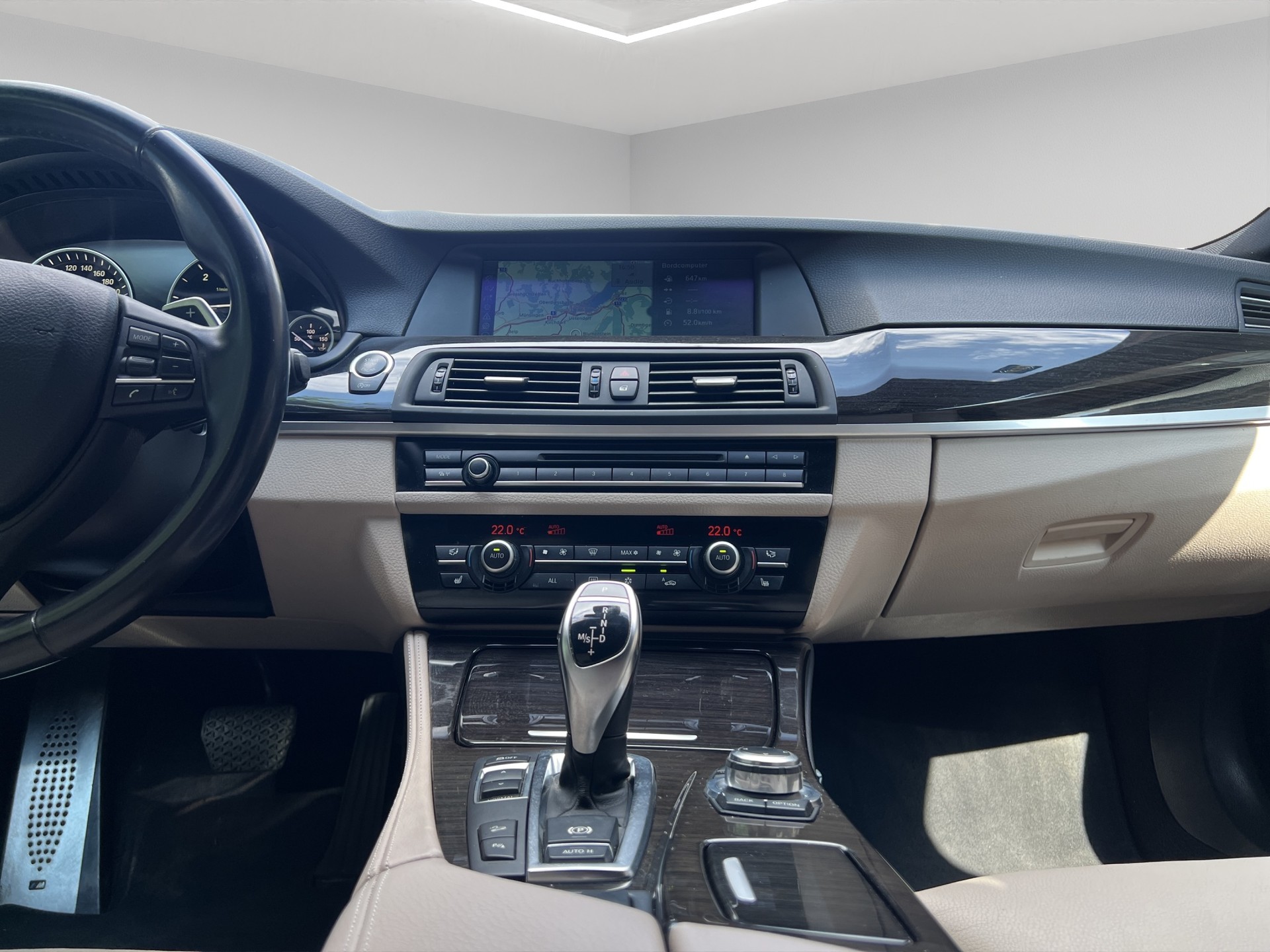 BMW 530d xDrive Touring Steptronic-image-8