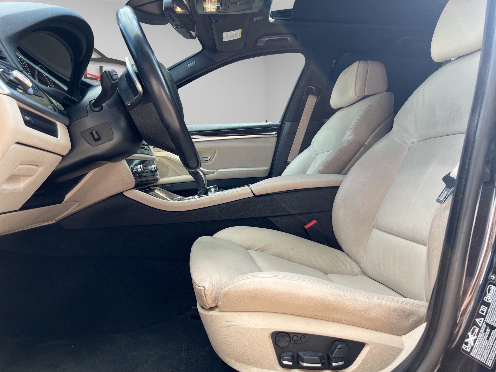 BMW 530d xDrive Touring Steptronic-image-5