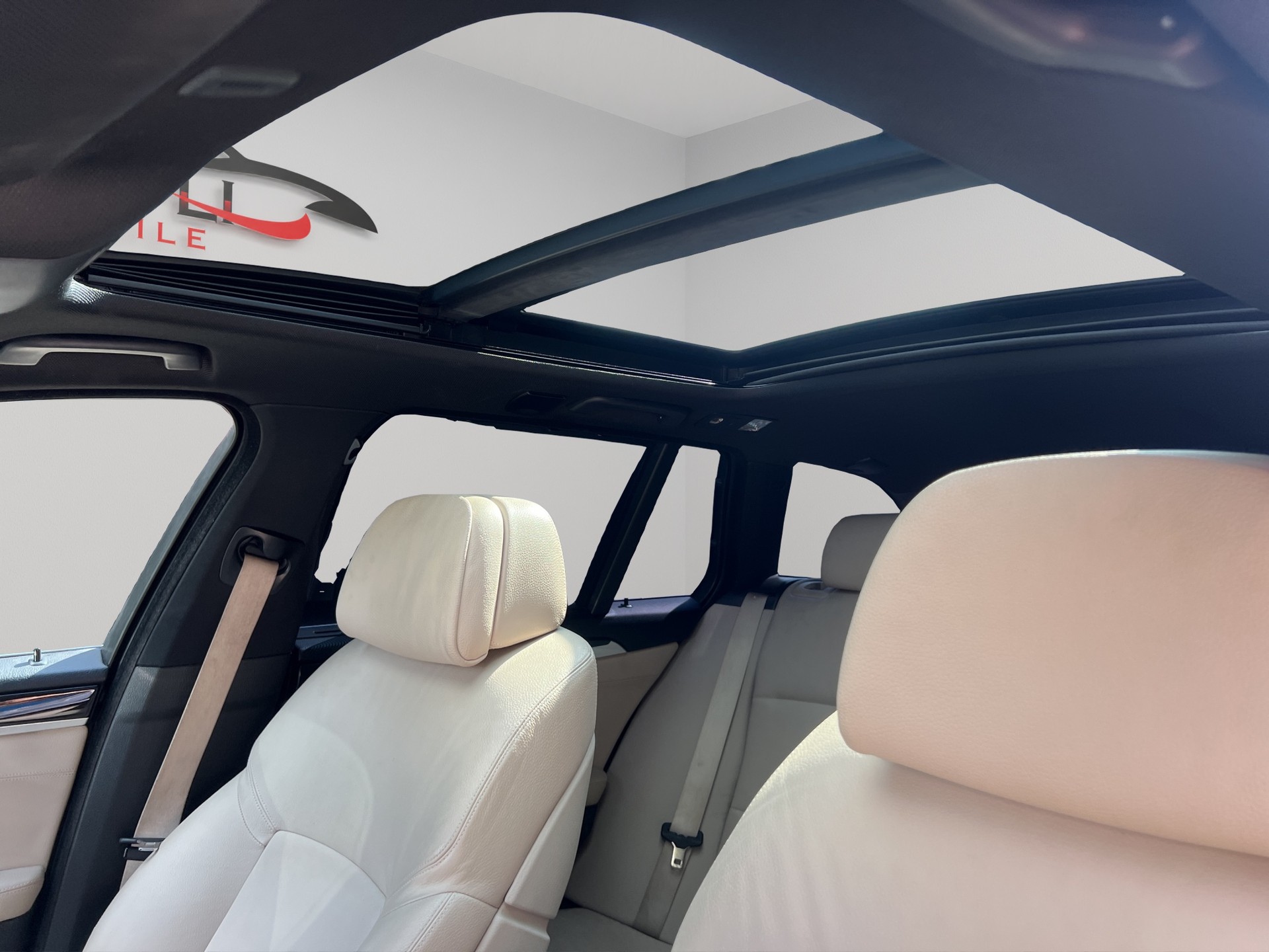 BMW 530d xDrive Touring Steptronic-image-10
