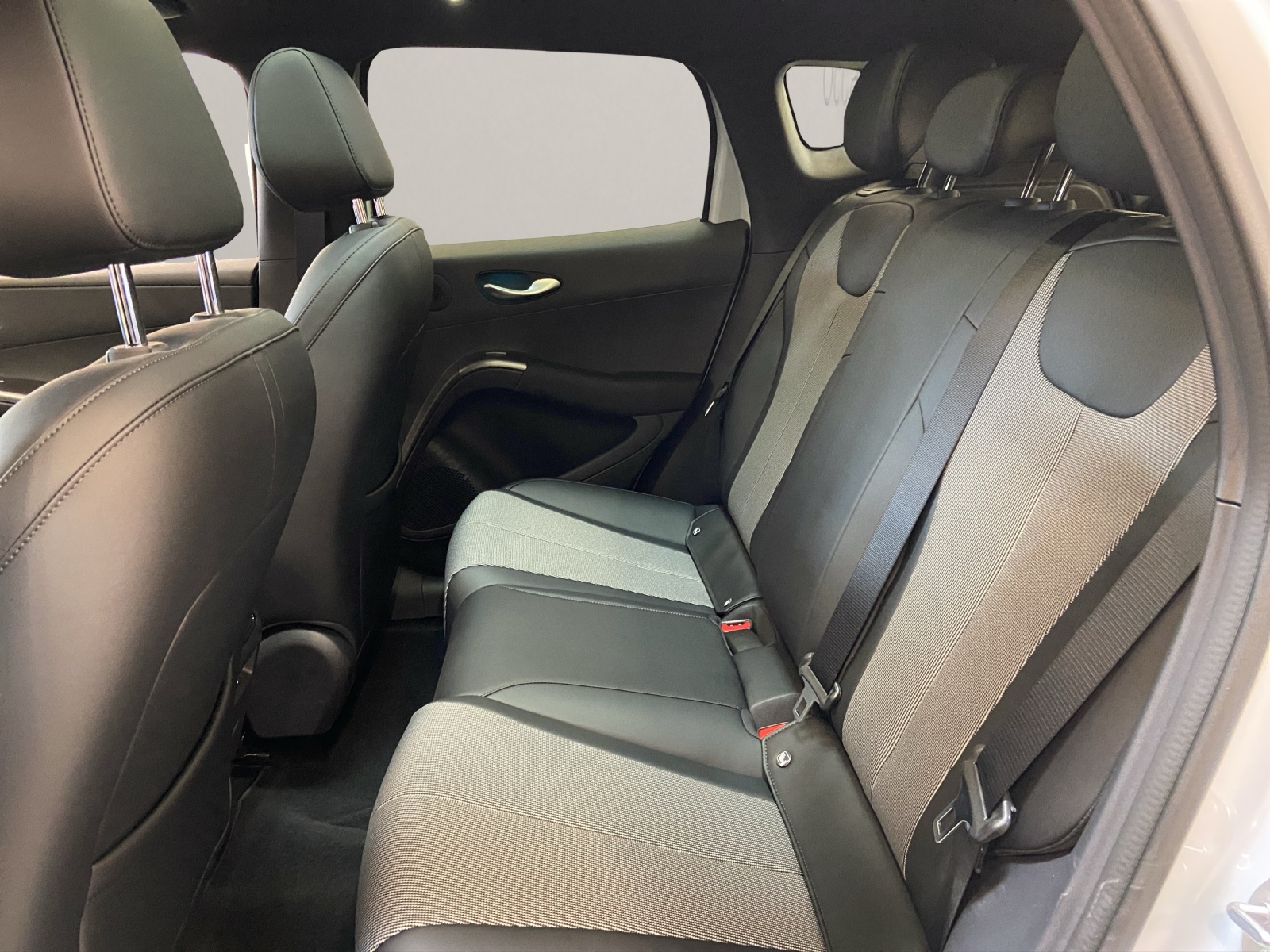 BYD Dolphin G DM-i Comfort-image-9