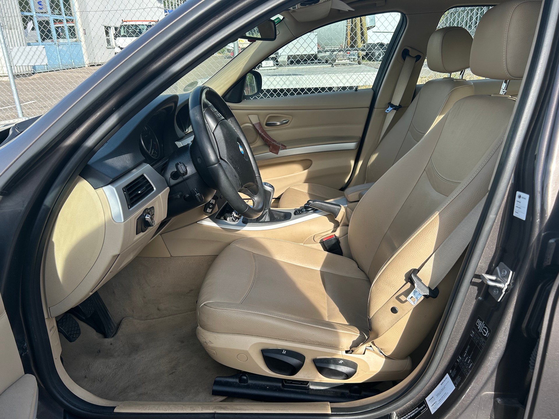 BMW 320d-image-9