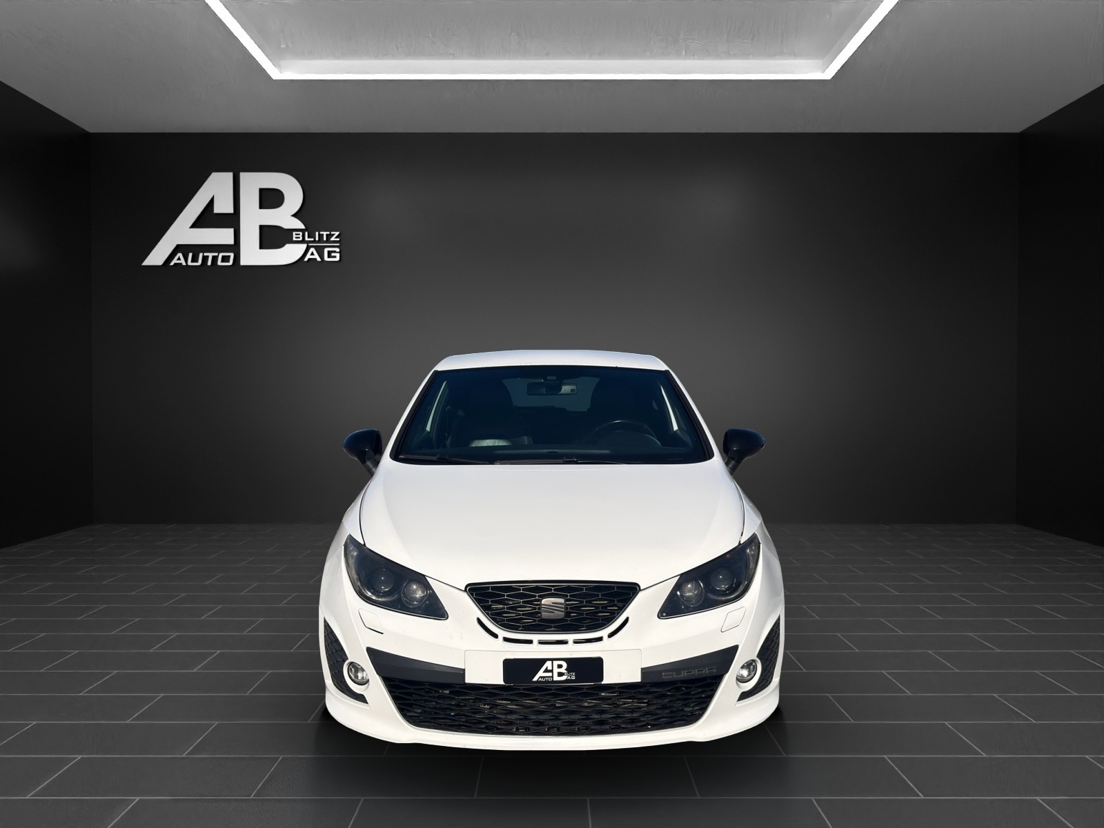 SEAT Ibiza SC 1.4 TSI Cupra R210 DSG-image-0
