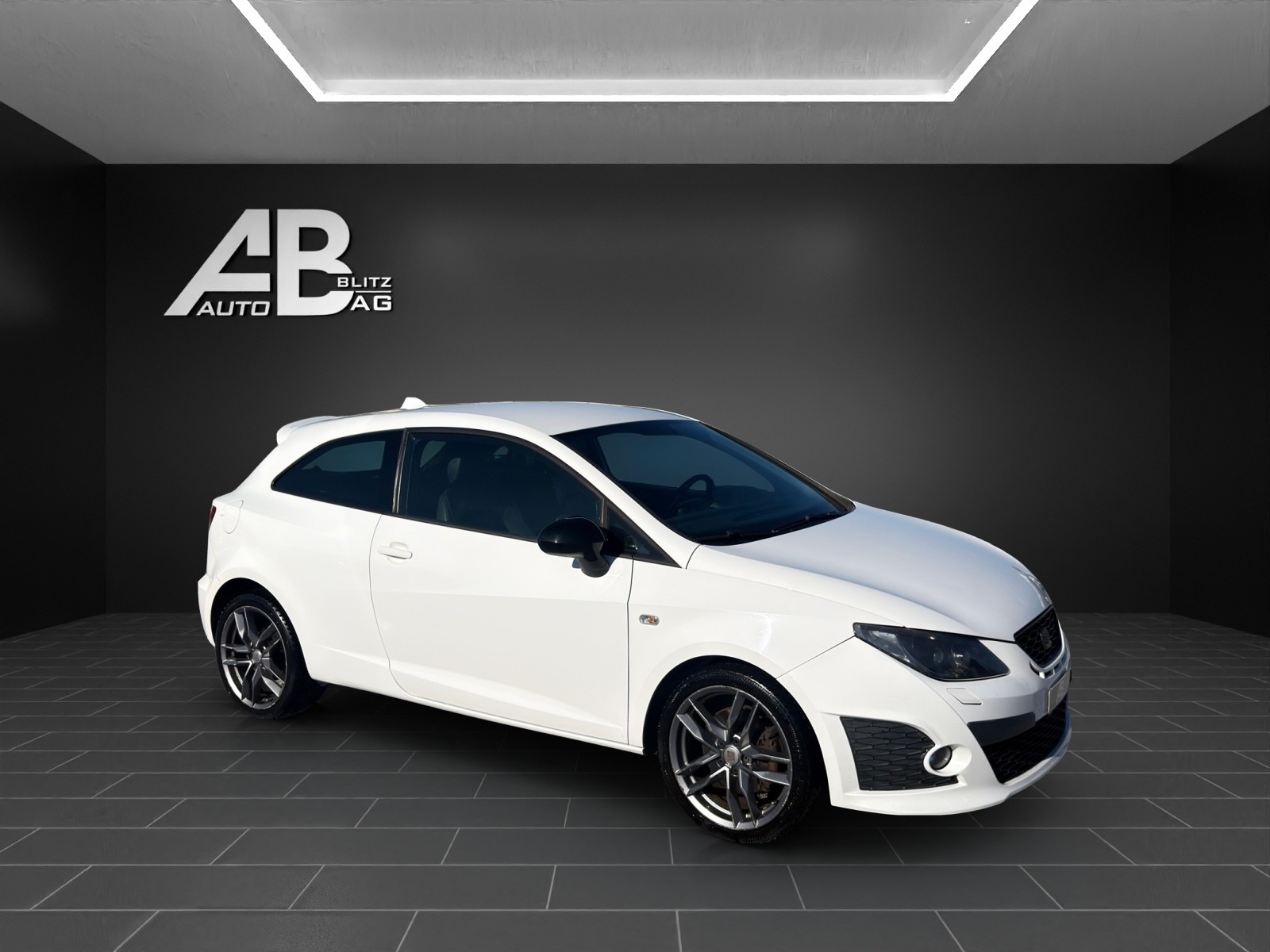SEAT Ibiza SC 1.4 TSI Cupra R210 DSG-image-5