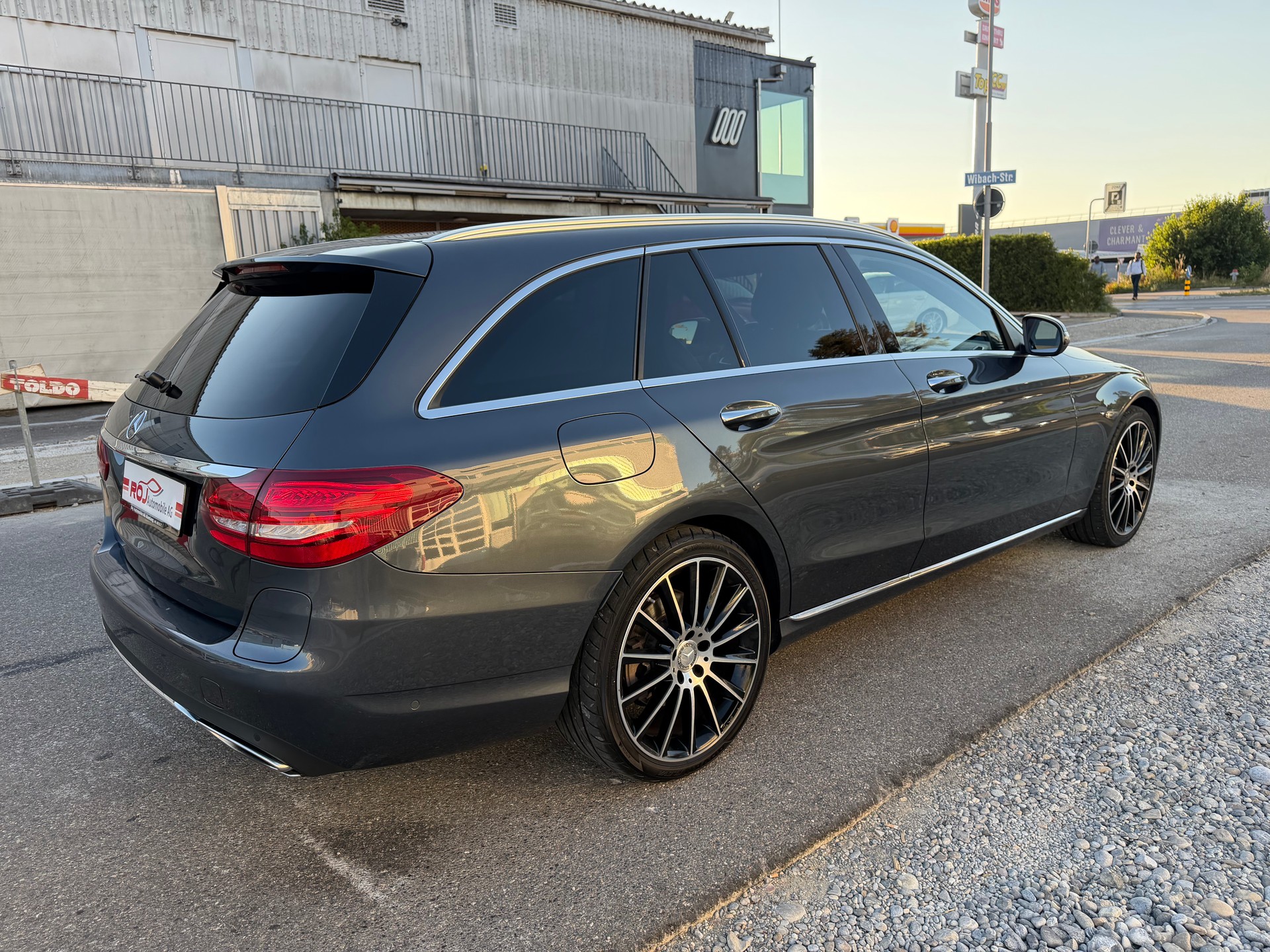 MERCEDES-BENZ C 350 e Avantgarde 7G-Tronic-image-4