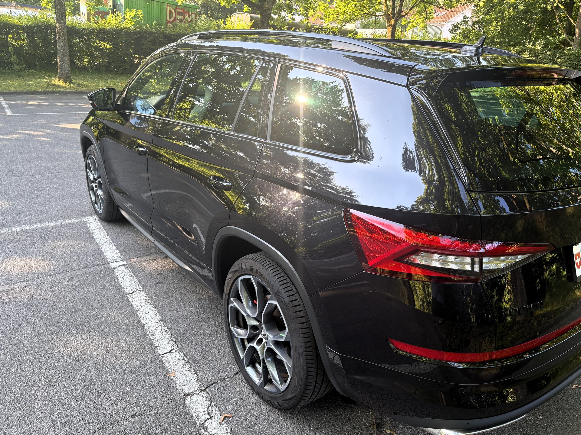 SKODA 2.0 Bi-TDI RS 4x4 DSG 7-Sitzer-image-3