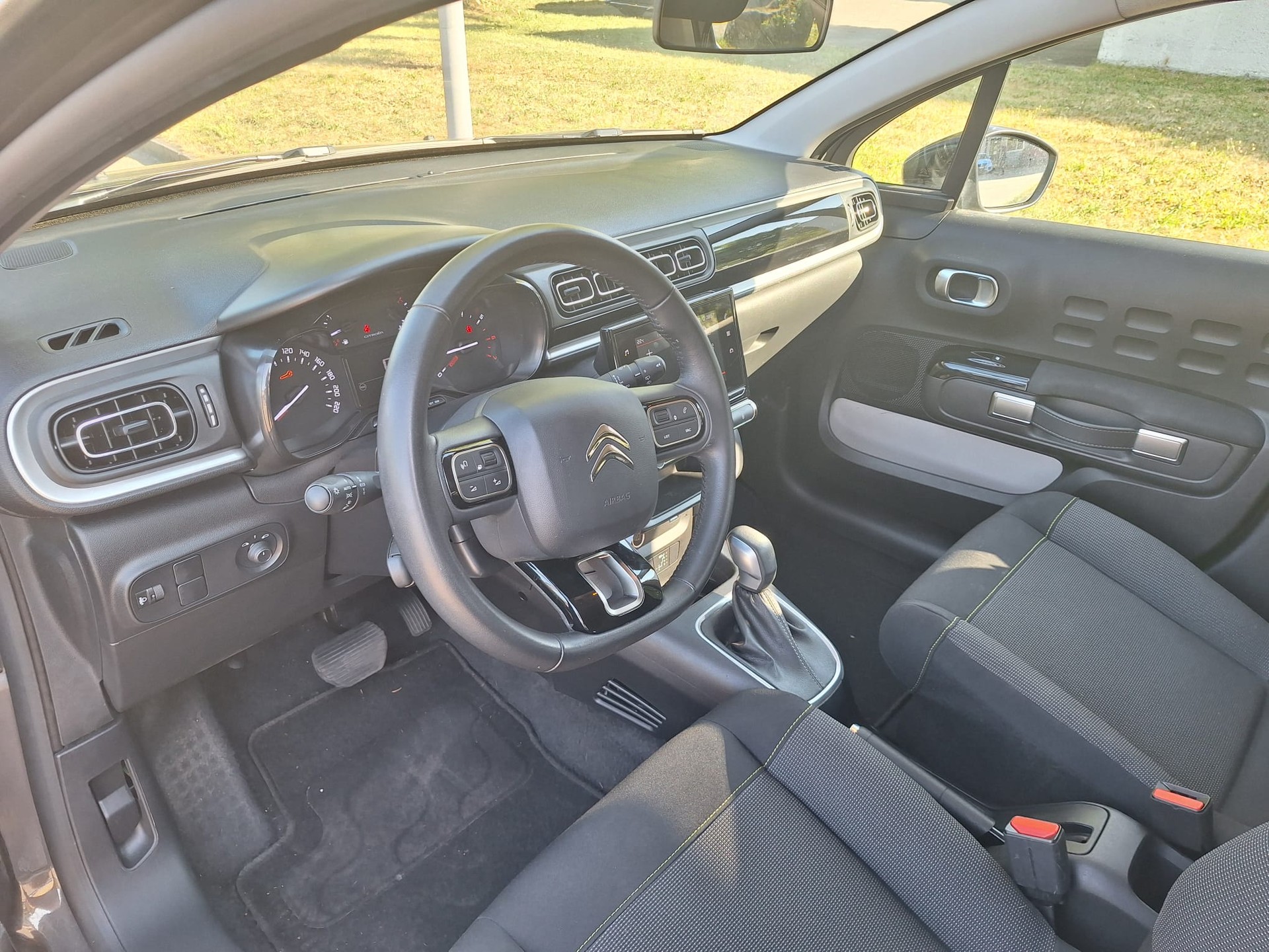 CITROEN C3 1.2i PureTech Swiss Edition EAT6-image-7