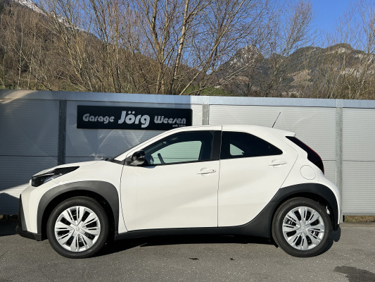 TOYOTA Aygo X 1.5 com. com.-image-2