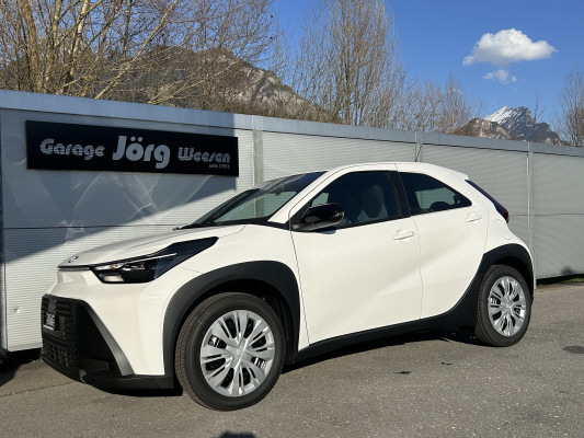 TOYOTA Aygo X 1.5 com. com.-image-0