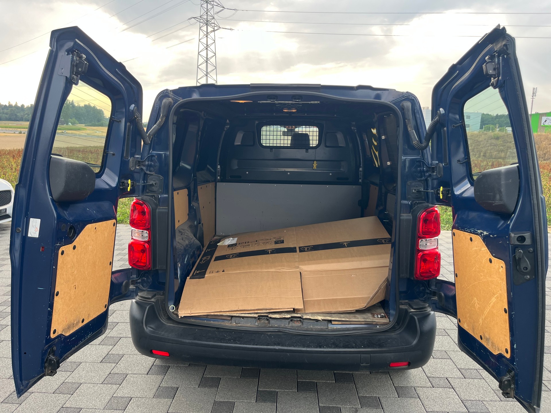 PEUGEOT Expert 1.6 BlueHDi 95 Active Standard-image-9