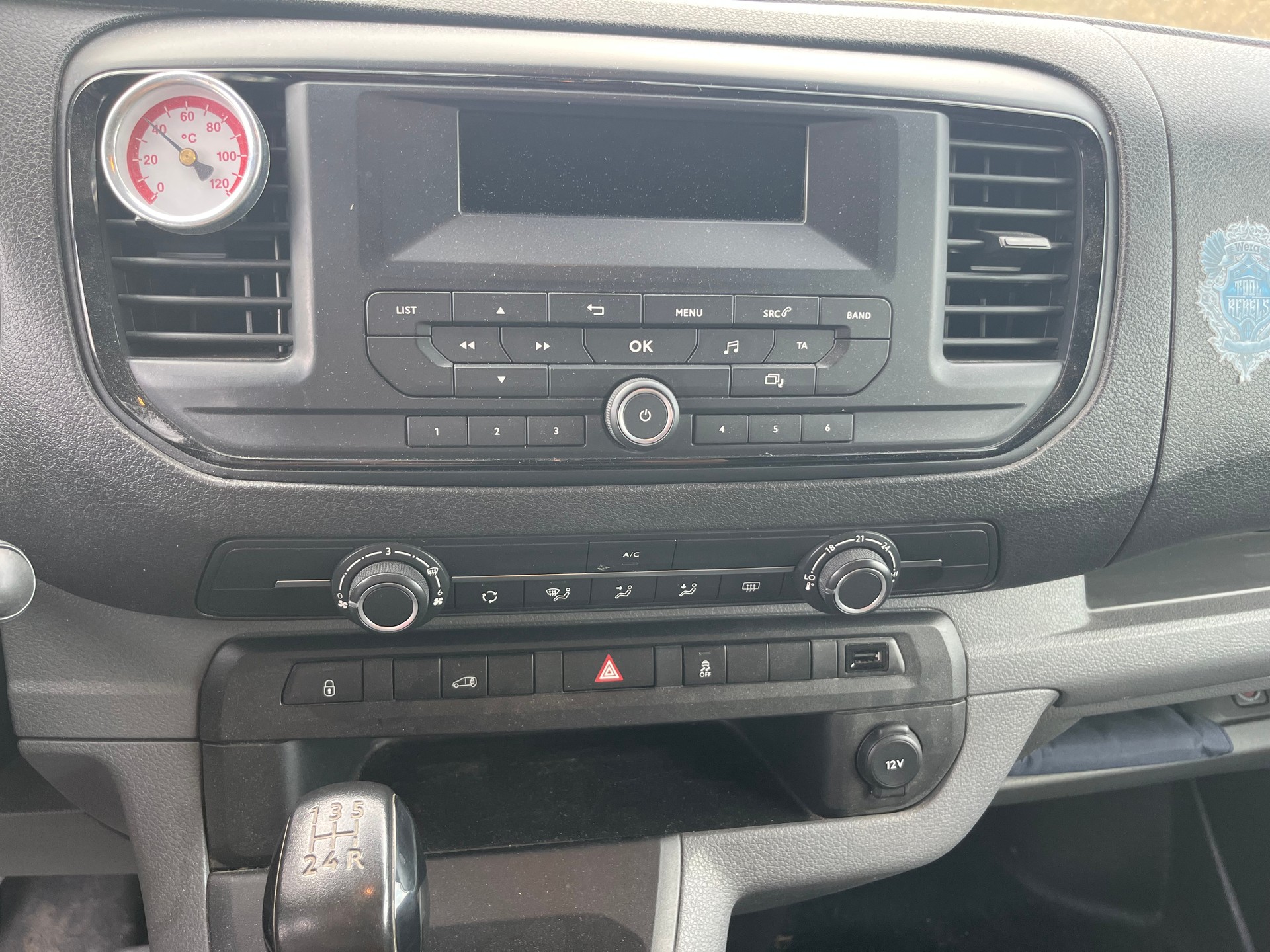 PEUGEOT Expert 1.6 BlueHDi 95 Active Standard-image-12