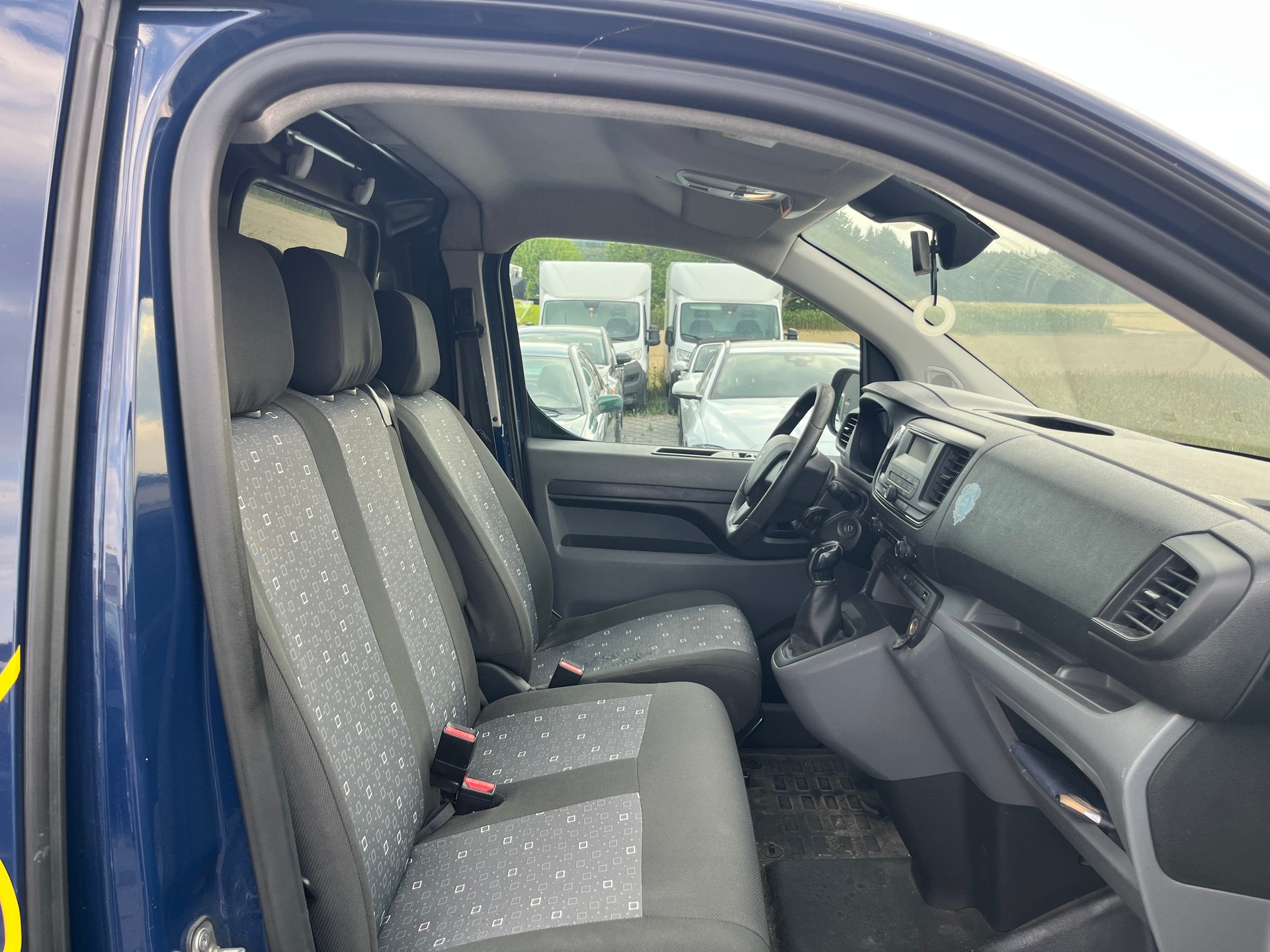 PEUGEOT Expert 1.6 BlueHDi 95 Active Standard-image-8