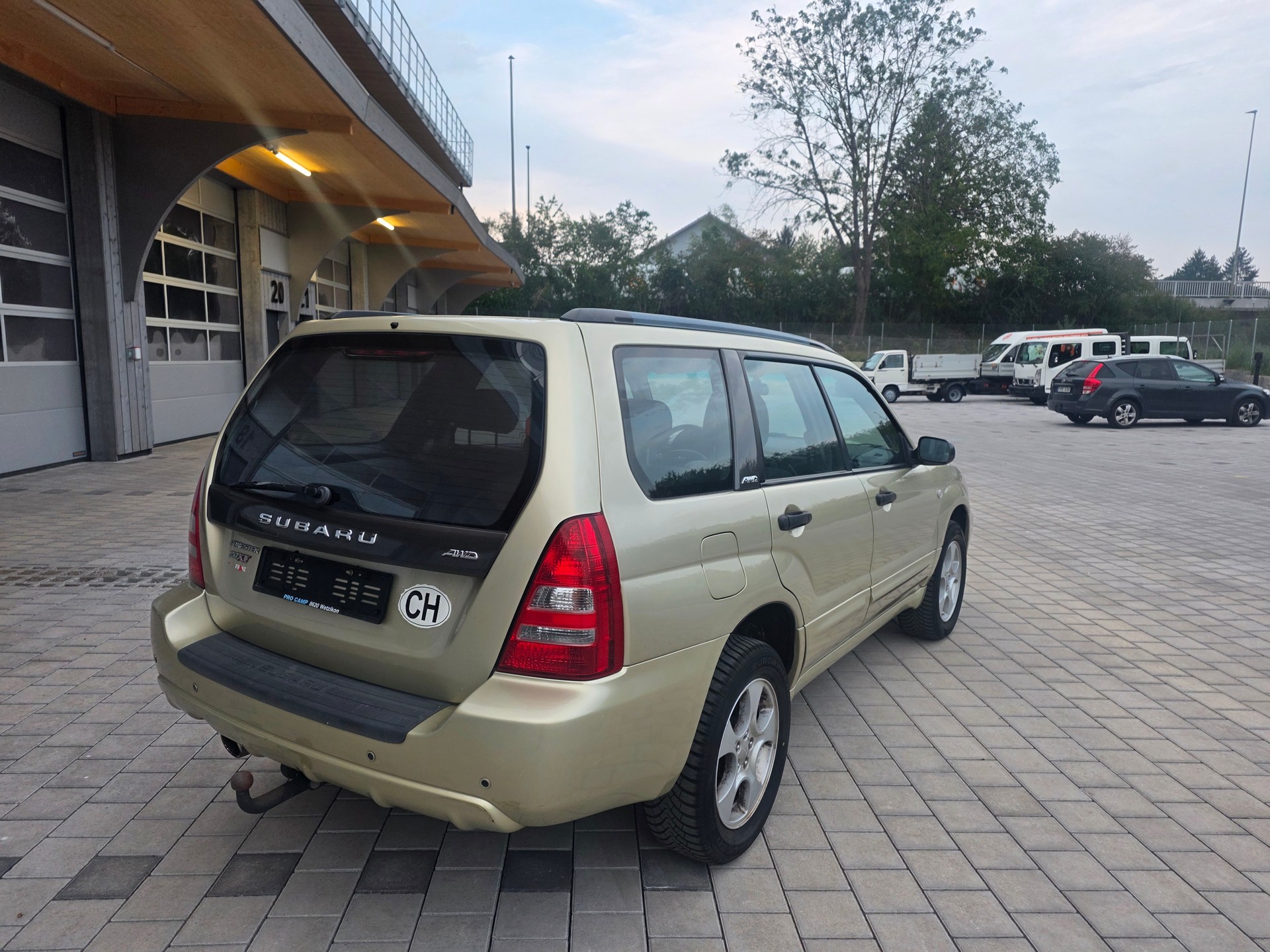 SUBARU Forester 2.0XT Automatic-image-4