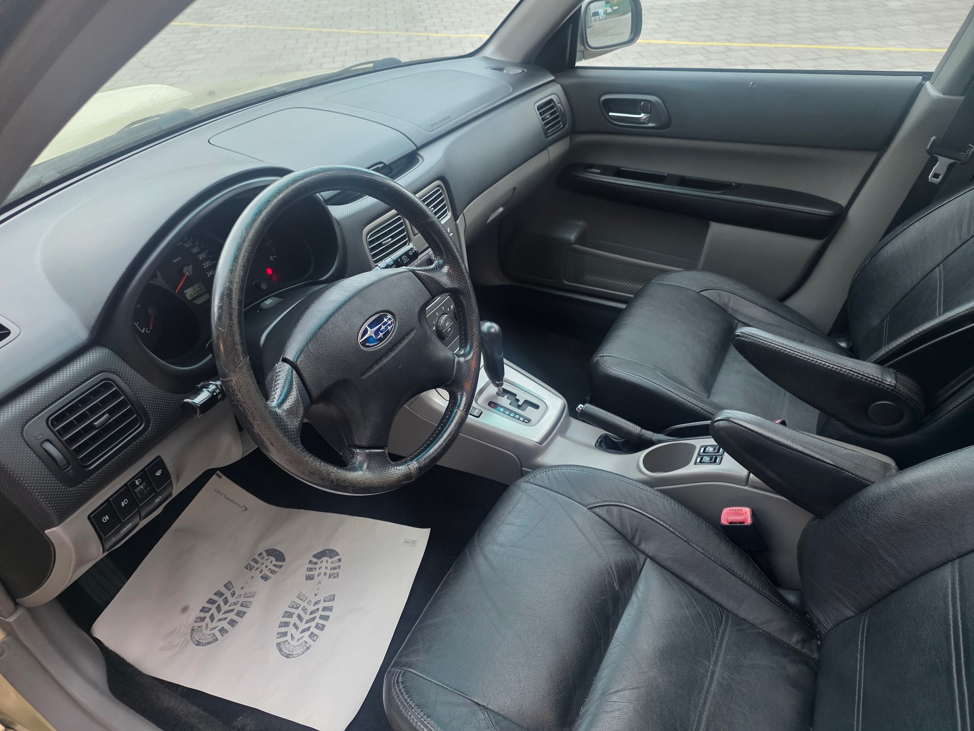 SUBARU Forester 2.0XT Automatic-image-10