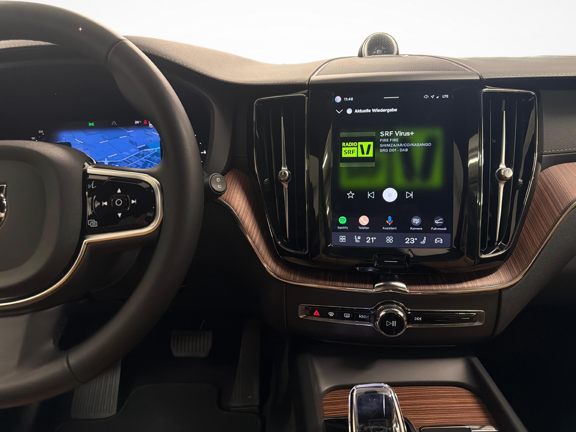 VOLVO XC60 2.0 T8 TE Ultimate Bright eAWD-image-15