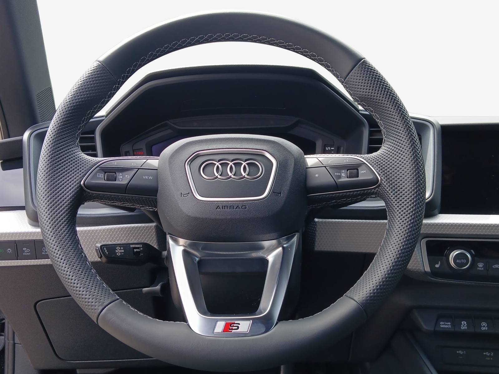 AUDI A1 Sportback 30 TFSI S Line Attraction S-tronic-image-9