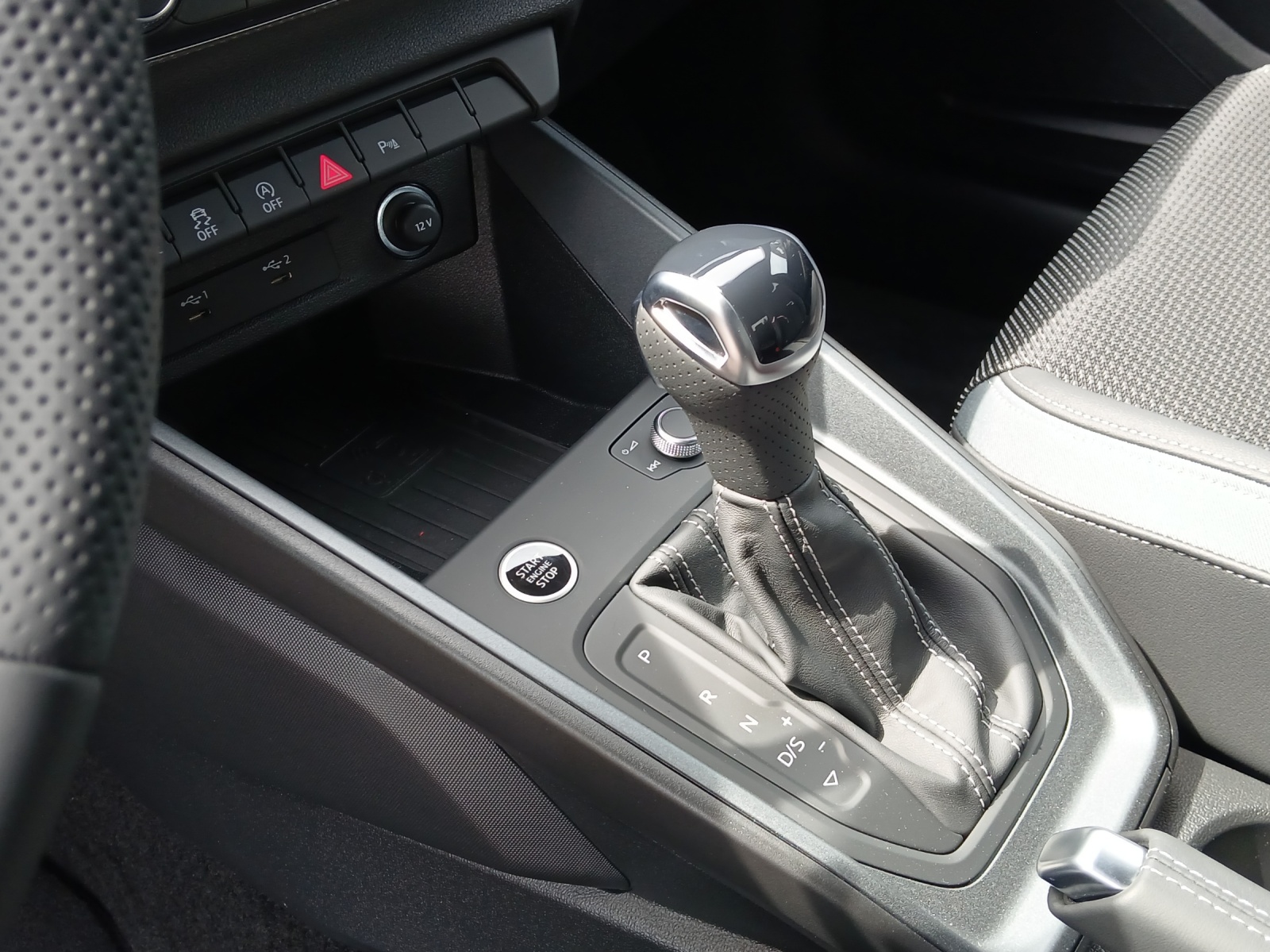 AUDI A1 Sportback 30 TFSI S Line Attraction S-tronic-image-15