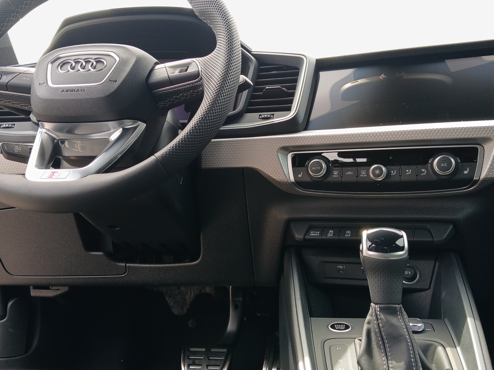 AUDI A1 Sportback 30 TFSI S Line Attraction S-tronic-image-8