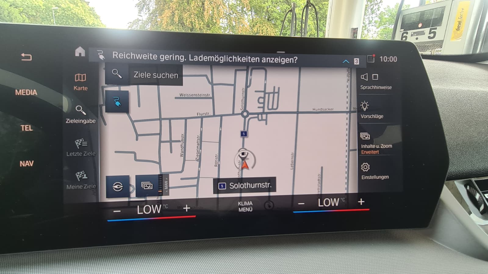 BMW iX1 xDrive 30 ** CH-Fahrzeug ** SoH Scan 100% ** Anh-Kupplung ** Innovation Paket **-image-12